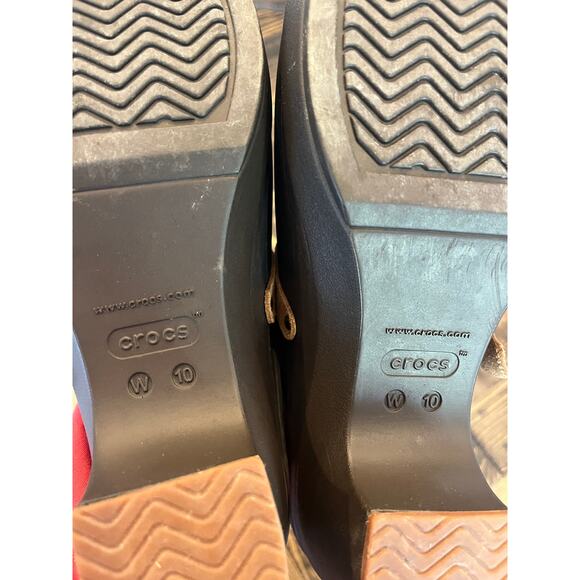 Crocs Sarah Clog Mule Dual Comfort Expresso Rubber Suede Women 10 Neutral Hobbit - Picture 2 of 13